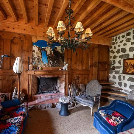 Gasthof D'hotes Et Du Tapissier Polignac (Haute-Loire)